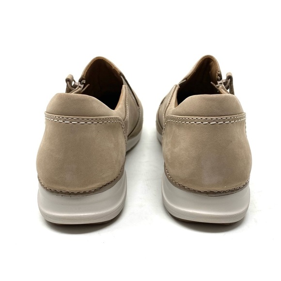 CLARKS APPLEY ZIP LOAFER IN SAND NUBUCK WIDE - Picture 6 of 8